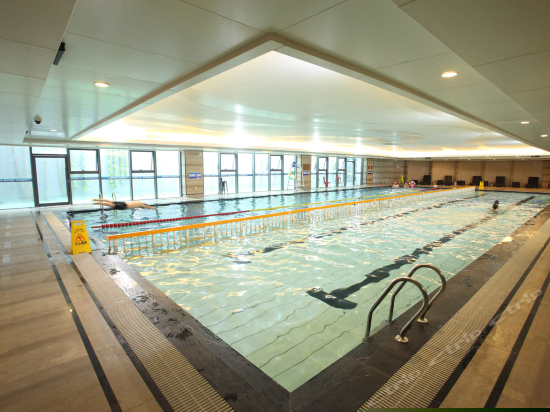 室内游泳池