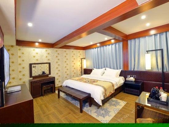 庭院江畔景观大床房