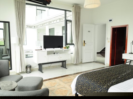 高级海景阳台大床房