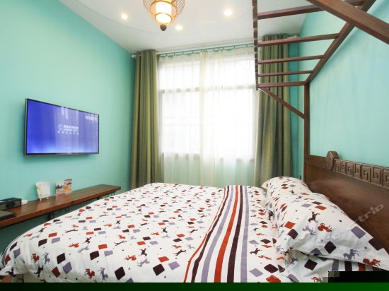 豪华景观大床房