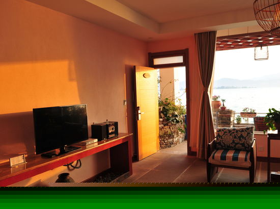 独立花园海景大床房