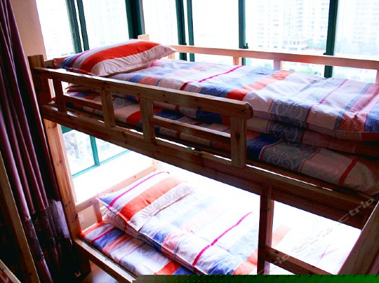 女生六人间(床位)