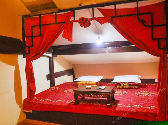 明清绣楼大床房