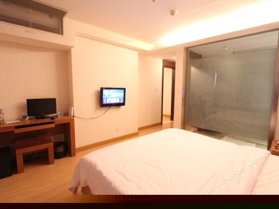 一房一厅套房(带电脑)