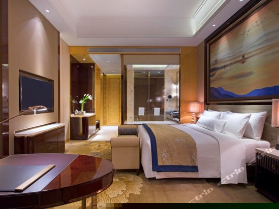 高级豪华江景大床房