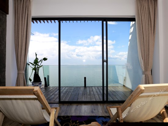 双鸳-亲水海景家庭套房带浴缸