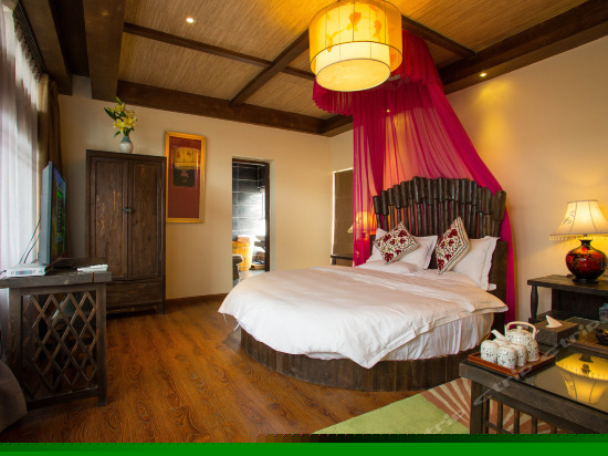 私享圆床大床房