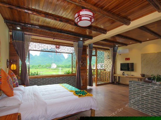 小阳台蜜月大床房