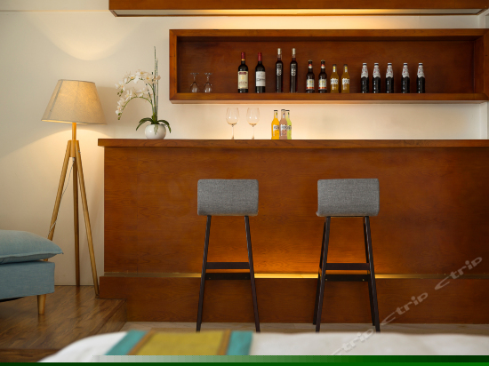 180度蜜月汤池亲水大套房