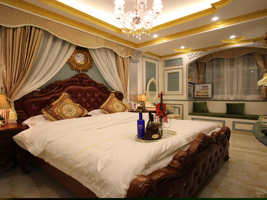 豪华宫廷大床房