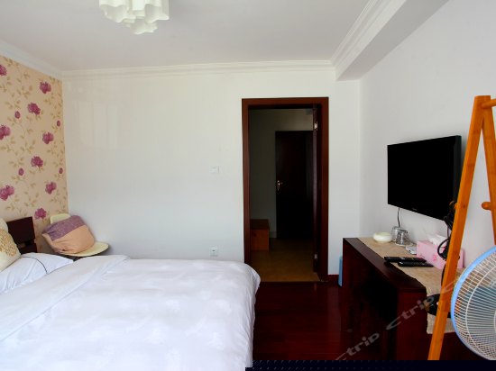 月里 山景大床房