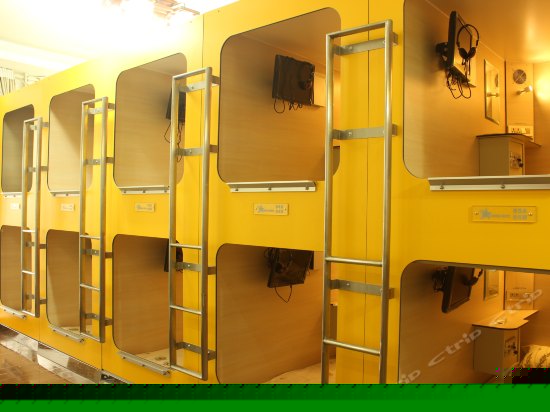 经济十人舱位间