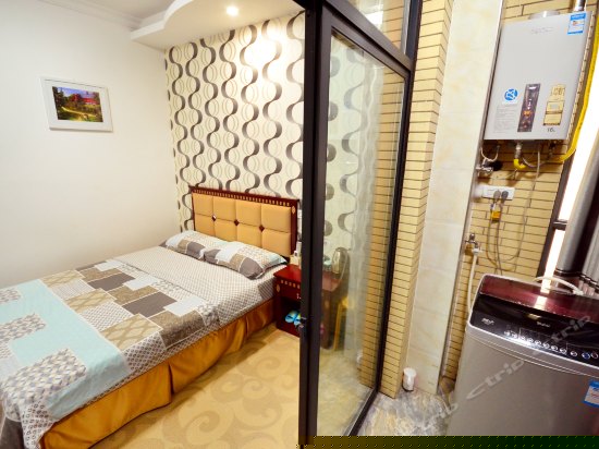 豪华阳台大床房