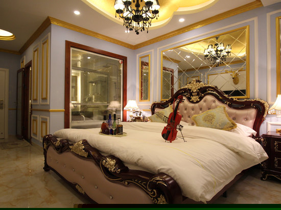 温馨宫廷大床房