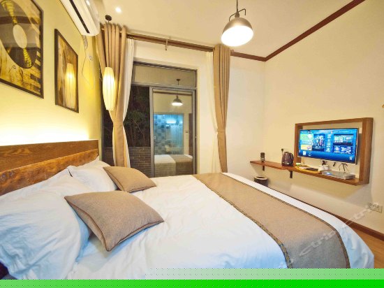 湖景露台大床房