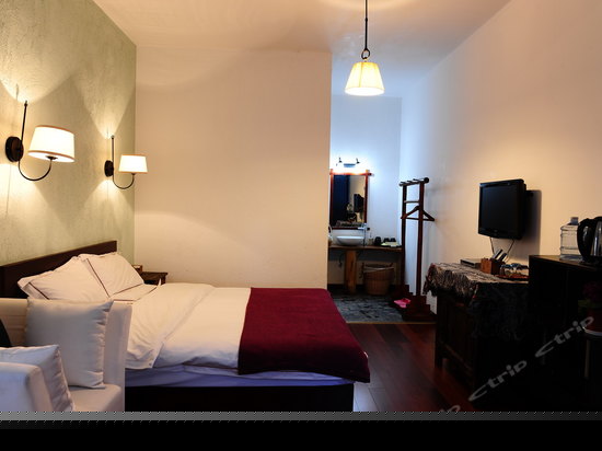 中和庭院家庭房