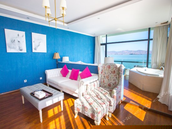 豪华海景浴缸房