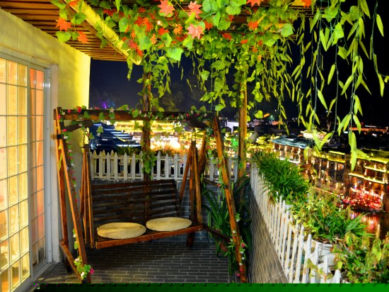 甜蜜江景大床房