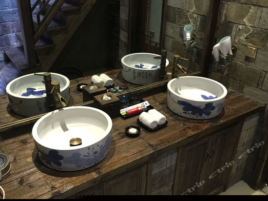 花园复式豪华套房