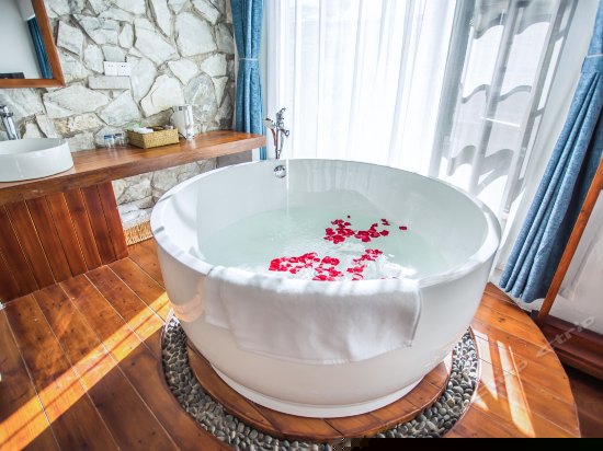 典雅商务山景套房