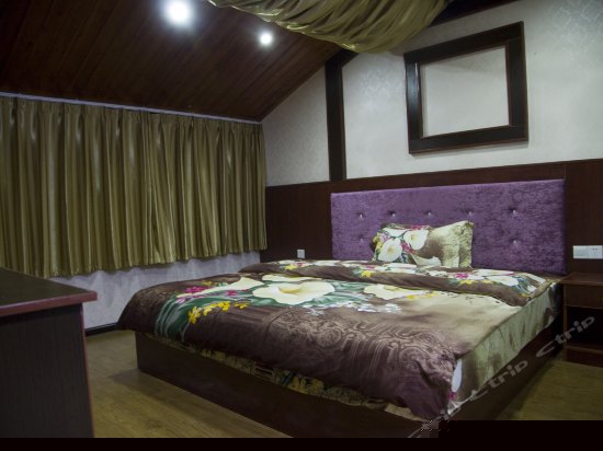 江景天窗三人房