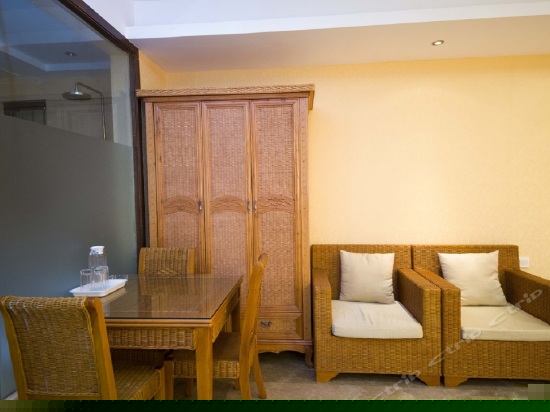 轻奢池景大床房