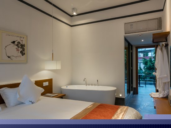 洁庭明月大床房