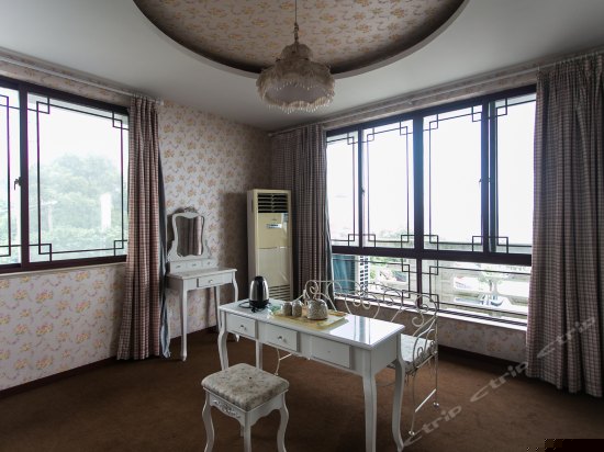 特色湖景阳台套房