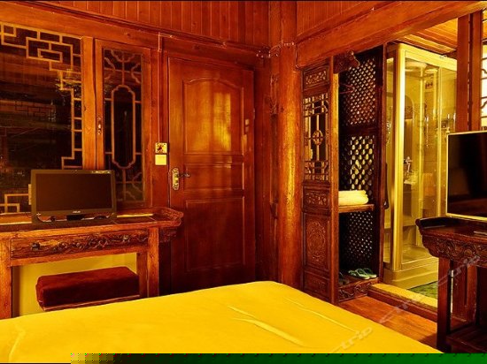 雨荷-雪山景大床房