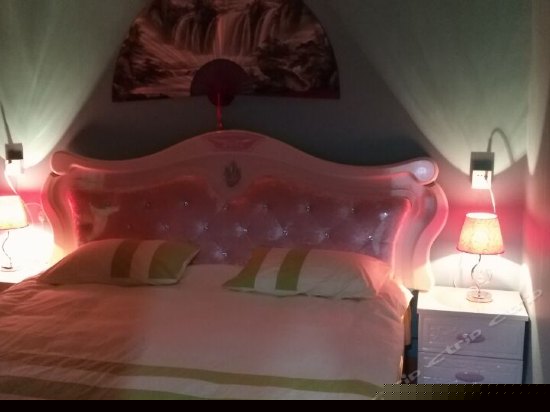 水车店标准大床房