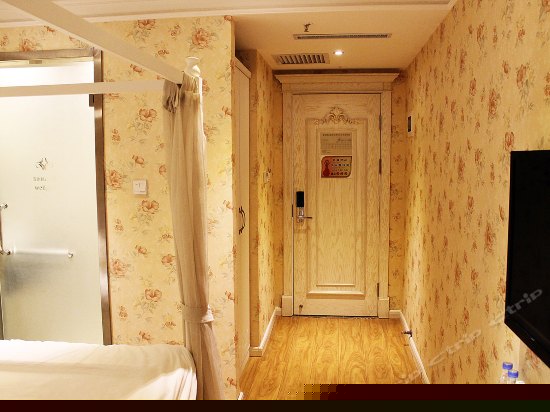 迷你摩登主题房