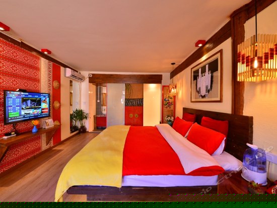 纳西明清大床房