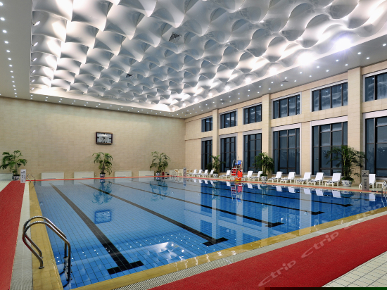 室内游泳池