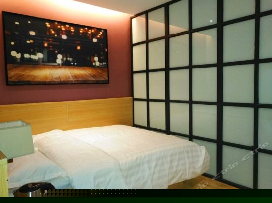 精品时尚大床房