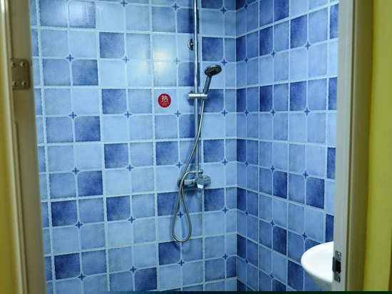 男生六人间空调（床位房）