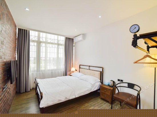雅致大床房