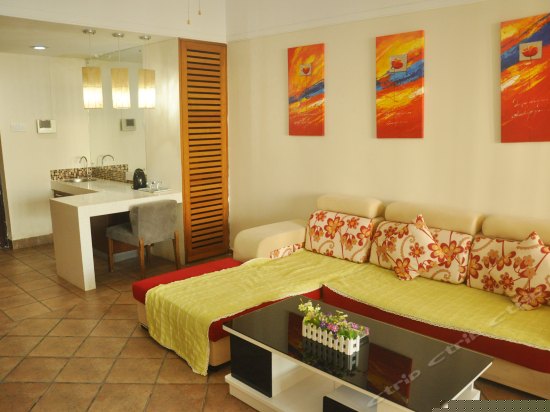 无敌海景蜜月大床房