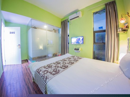 105豪华大床房