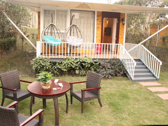 A区浪漫花海帐篷客房