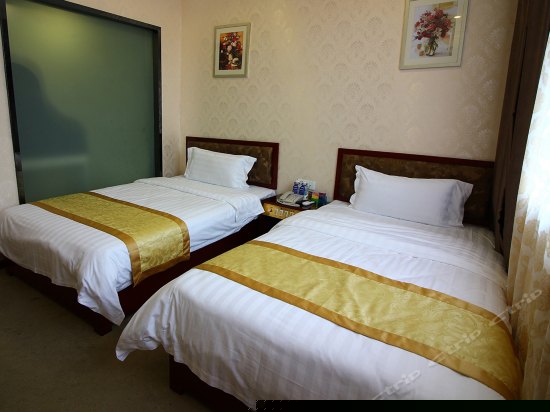 标准双床房