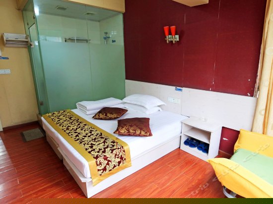 情侣大床房（内宾）