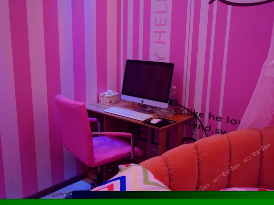 Hello kitty主题电影房