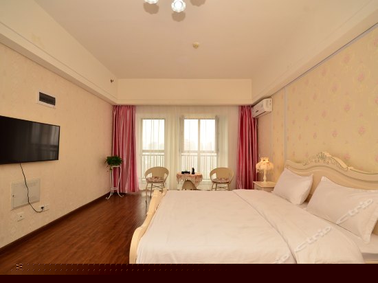 欧式湖景大床房