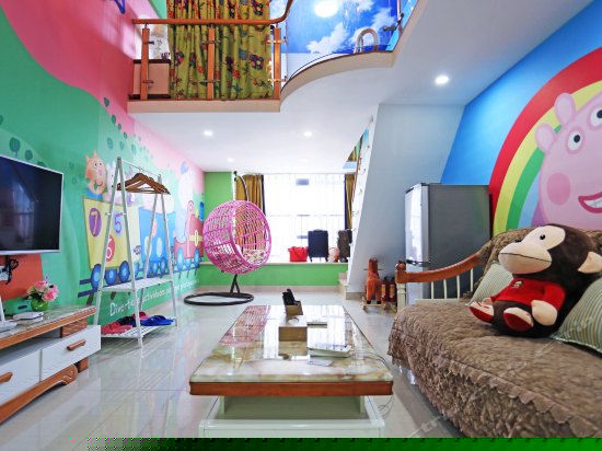 小猪佩奇主题二卧室一厅