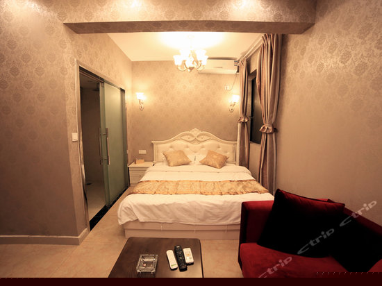 普通单间大床房