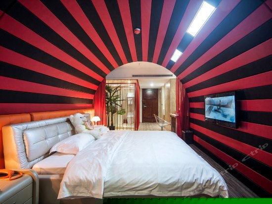 温馨浪漫主题房