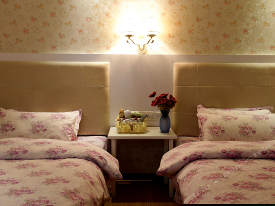温馨蔷薇双床间