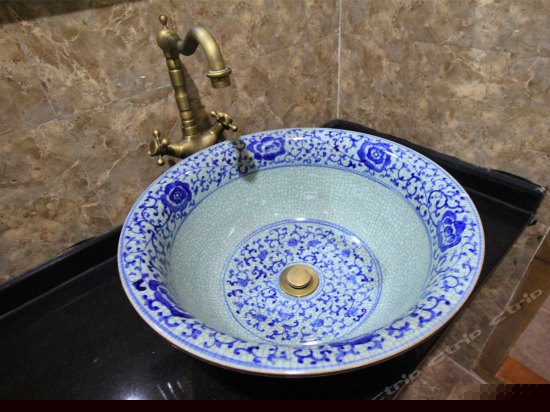 明清古典三人土炕房