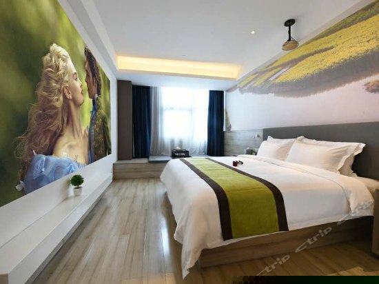 心意影院大床房