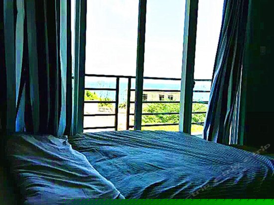 海景悬空大床房